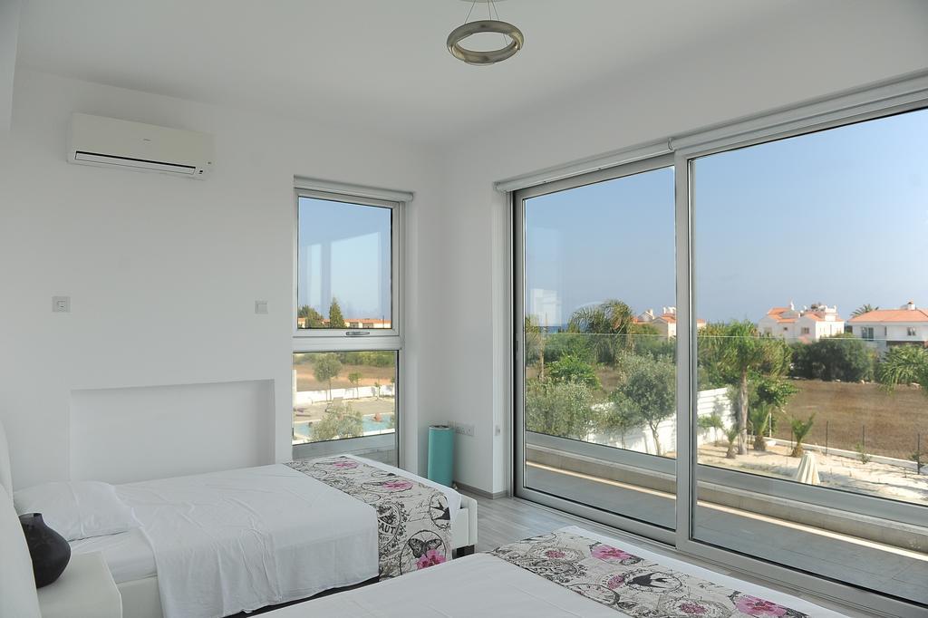Villa Kalypso Ayia Napa Bagian luar foto
